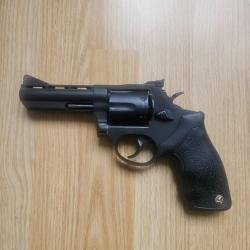 Taurus mod 689 en 357 mag