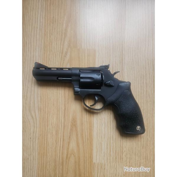 Taurus mod 689 en 357 mag