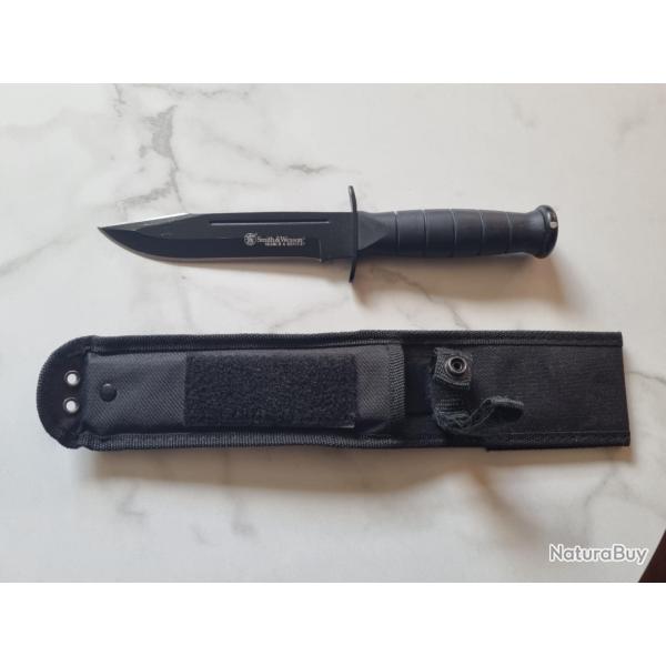 Couteau Smith and Wesson
