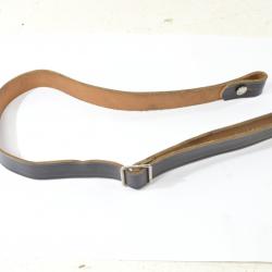 Bretelle / sangle avec boucle en cuir noir épais. Parade, fusil, baudrier...