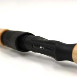 Canne Stealhead Iconic 2 brins carbonne 24T poignée liège 2,1m