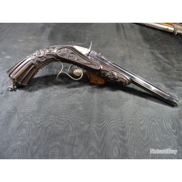 pistolet de salon 6 mm crosse très ouvragée Napoléon III signé Jules PAIN gravure argent