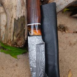 Poignard Puukko Couteau Lame Acier Damas 256 Couches Drop Point Manche Bois Fab Artisanale Etui Cuir
