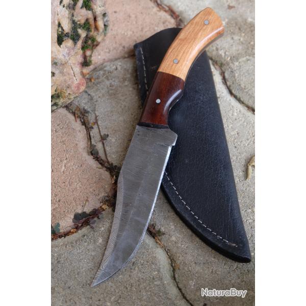 Couteau de Chasse Damas Lame Clip Point 256 Couches Manche Olivier Fabr Artisanale Etui Simili Cuir