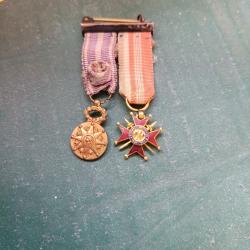 Lot de deux médailles miniatures dont franco britannique