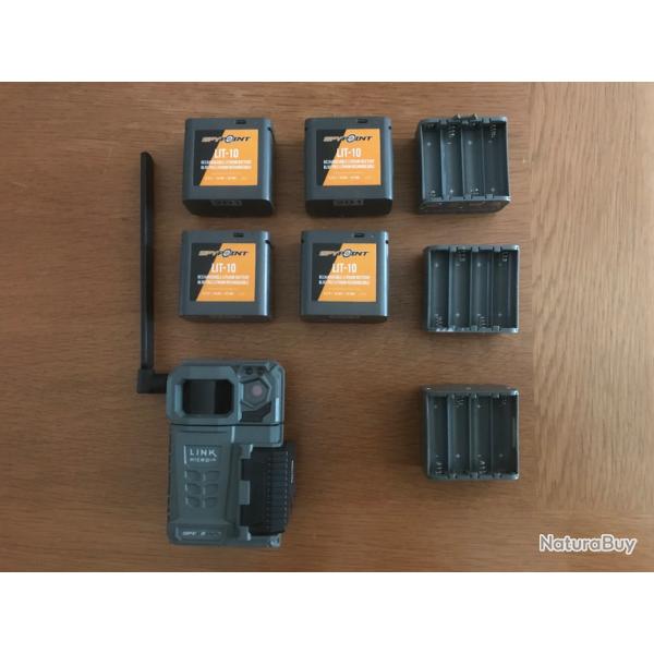Caméra spypoint LINK MICRO LTE avec 4 batteries