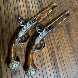 SUPERBE LUXUEUSE PAIRE DE PISTOLETS A SILEX D'OFFICIER DE MARINE XVlll ÉME