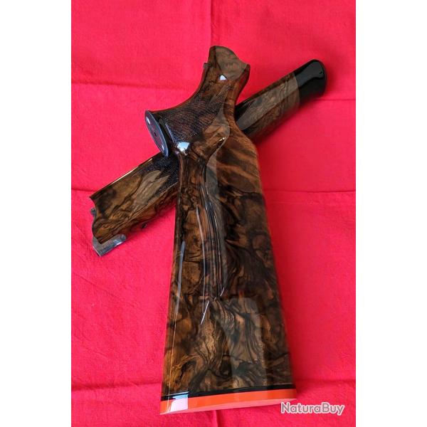 Magnifique crosse et longuesse Blaser R8