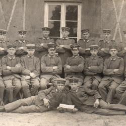 CPA -un groupe Soldat Allemand -N°4099