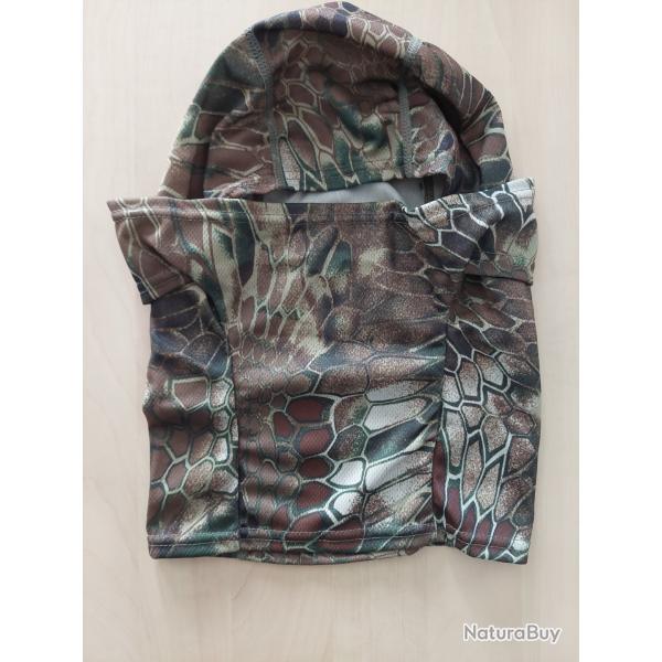 Cagoule camouflage.