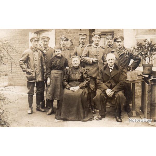 CPA -  Un Groupe Soldat Allemand - N4112