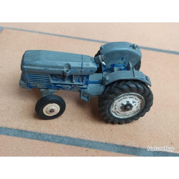 VEHICULE AGRICOLE FERME TRACTEUR MARQUE  DINKY TOY LEYLAND A RESTAURER