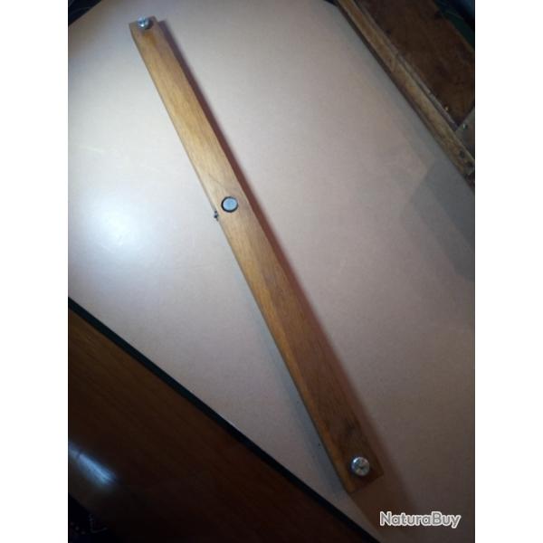 Règle de topographie sur planchette