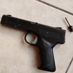 Ancien pistolet UMA SP-50 Made in Great Britain calibre 4.5mm armement par pression du canon en TBE