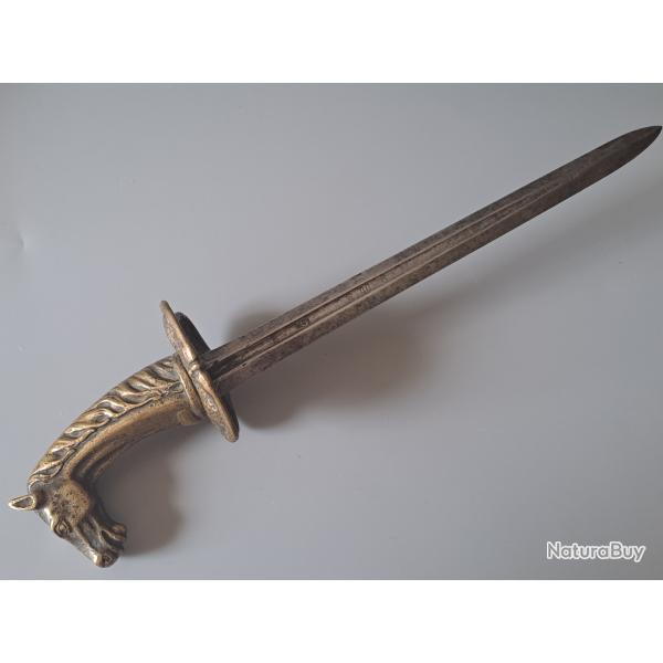 Etonnate transformation d'un sabre ou pe en dague ... A VOIR