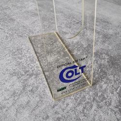 Présentoir Colt cybergun, collector, en plexiglas,  pour exposition arme de poing