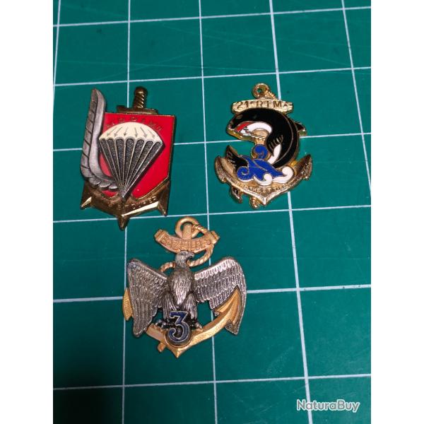 LOT DE 3 INSIGNES SANS ATTACHES, 3EME RPIMA,21 EME RIMA ,3 EME RIMA..PARACHUTISTES