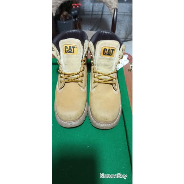 Paire de boots mixte T42 caterpillar