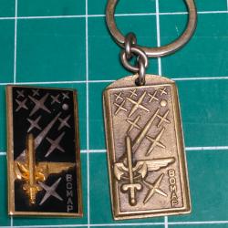 INSIGNE ET PORTE CLEFS BOMAP, BASE OPERATIONNELLE AEROPORTEE, PARACHUTISTES