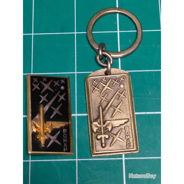 INSIGNE ET PORTE CLEFS BOMAP, BASE OPERATIONNELLE AEROPORTEE, PARACHUTISTES