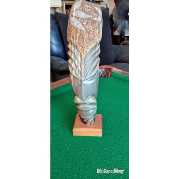 Sculpture faite main en corne