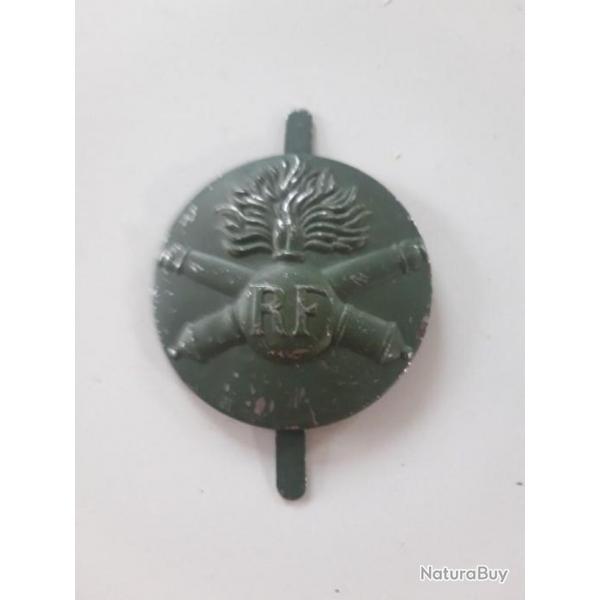 COCARDE MÉTALLIQUE POUR CASQUE ADRIAN,MODELE ARTILLERIE