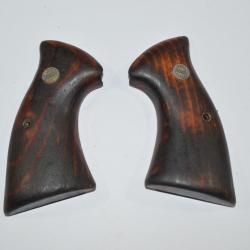 Plaquette pour revolver / pistolet bois à identifier   ASTRA (20A)