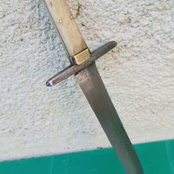 ANCIENNE DAGUE / COUTEAU  DE  CHASSE  DU 18EME  . LAME   FORGE  DE QUALITE  .