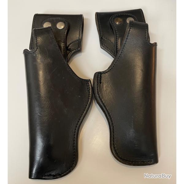Lot de deux holsters cuir G2 de gendarmerie ( 1 droitier , 1 gaucher)