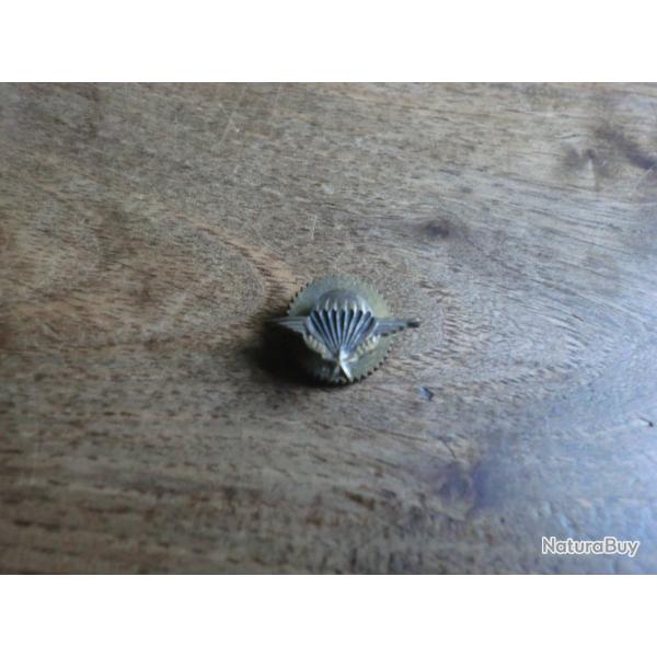 insigne attache col brevet parachutiste drago paris