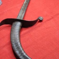 couteau dague lame chassepot présentoir corne gazelle antilope chasse vénerie panoplie sans fourreau