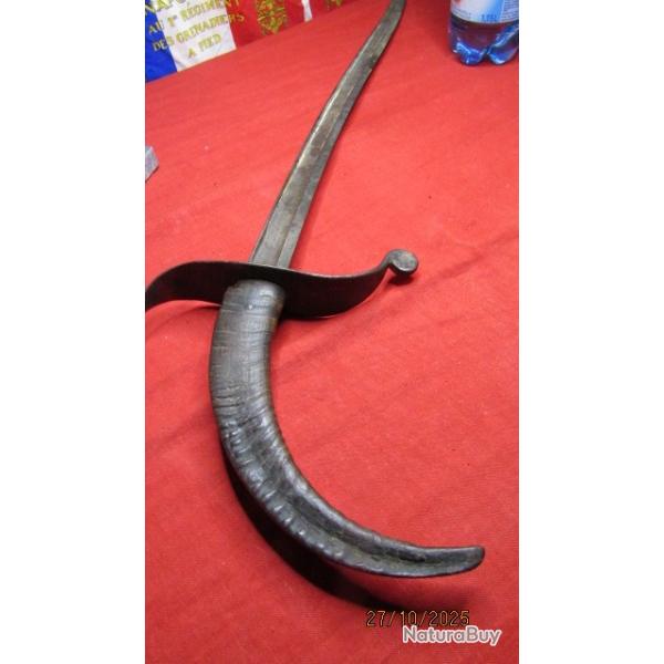 couteau dague lame chassepot prsentoir corne gazelle antilope chasse vnerie panoplie sans fourreau