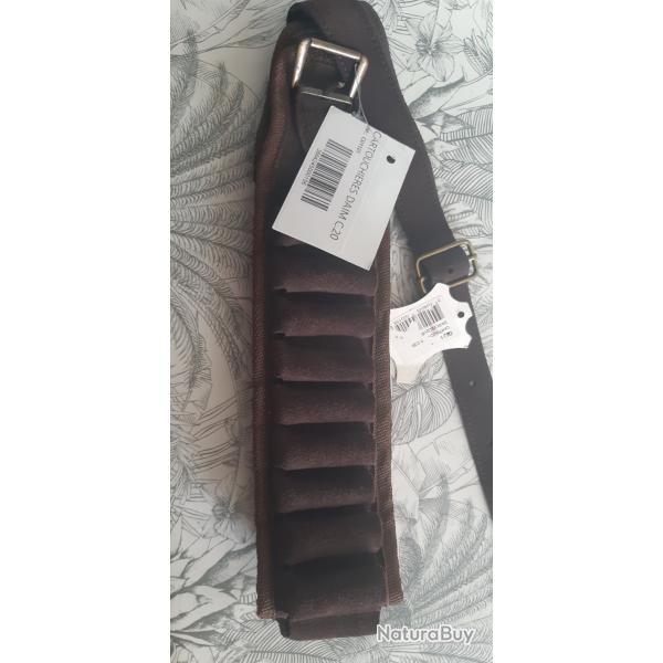 Très belle cartouchière neuve cal 20 tout en cuir et daim neuve 20 douilles