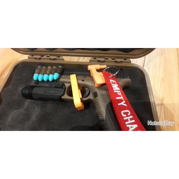 Lot pour Glock: Chargette, drapeau de chambre, outil de dmontage, 5 cartouches de manip, neuf.