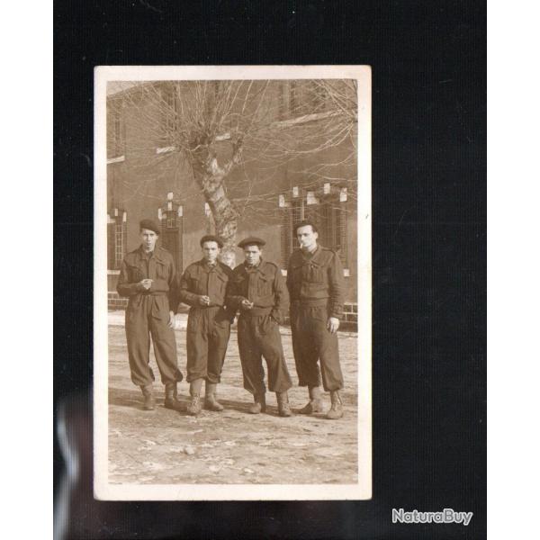quator de militaires en caserne non situe , voir uniforme genre carte photo