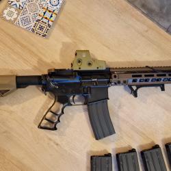 Tokyo Marui M4A1 MWS GBBR + 5 chargeurs + accessoires