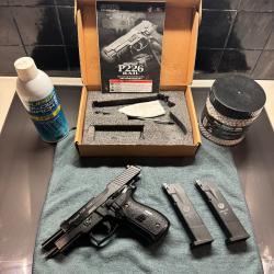 SIGARMS SIG SAUER P226 Rail gaz