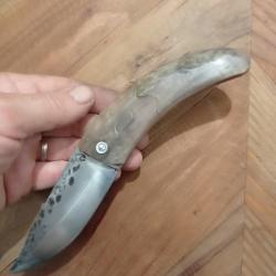 Couteau pliant deux clous forgé en acier carbone XC75 et bélier