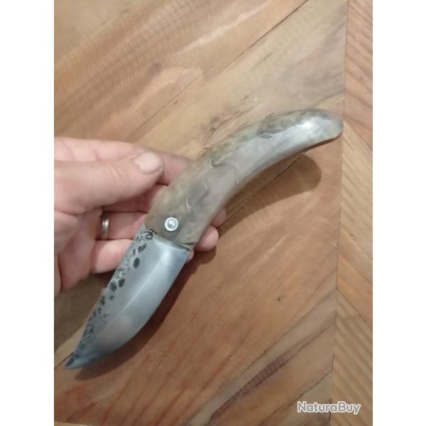 Couteau pliant deux clous forg en acier carbone XC75 et blier