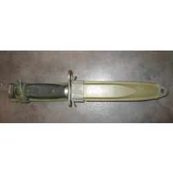 Baïonnette M16 , modèle M7, fabrication  pour guerre au Vietnam par Colt avec fourreau USM8A1