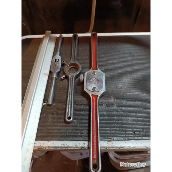 Lot porte outils porte filire et porte taraud professionnel ancien peu courant