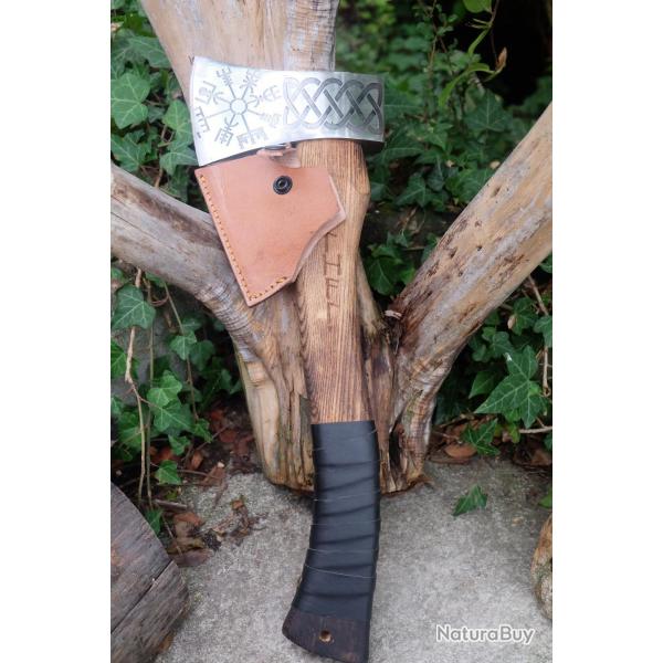 Hache de Viking Ragnar Lothbrok Lame Acier Carbone 1055 Symboles Manche Bois Etui Cuir Artisanale A1