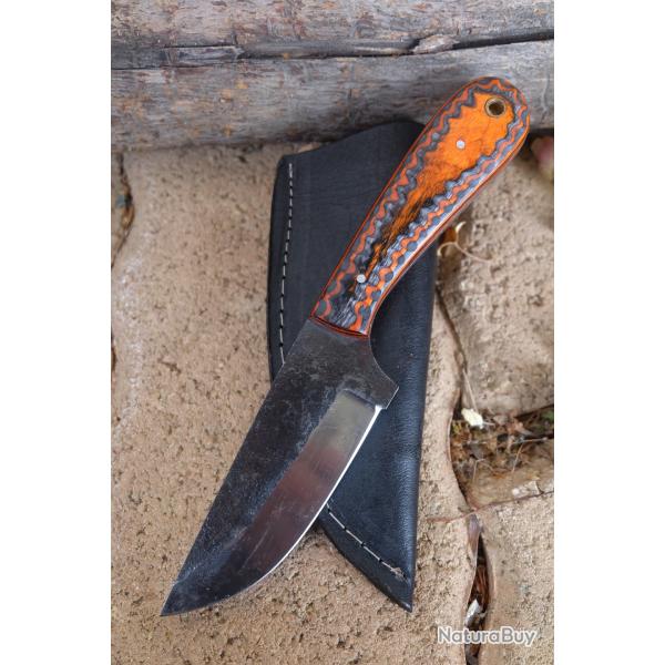 Couteau Skinner de Chasse Bushcraft Lame Acier Carbone 1075 Manche Black/Red Etui Cuir F Artisanale