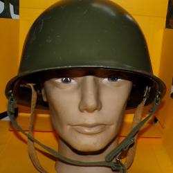 CASQUE MILITAIRE LOURD MODELE 1951  DE L'ARMEE FRANCAISE  , FABRICATION FRANCAISE DE 1976 PAR DUNOIS