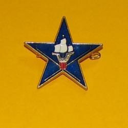 43° Régiment d'Infanterie Alpine, Etoile S.E.S, retirage opaque , étoile bleue à une nef au-dessus d