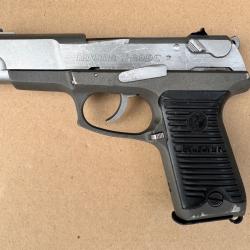 Pistolet Ruger P89DC neutralisé