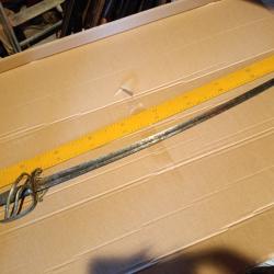 Sabre ancien lame gravée