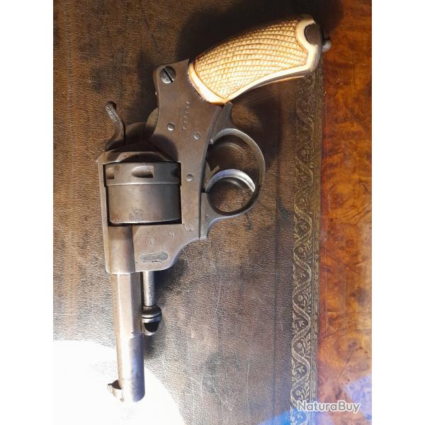 rvolver Chamelot Delvigne