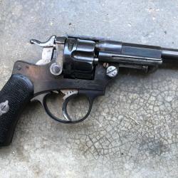 TRES BEAU REVOLVER 1874 BLEU DE GUERRE TOUT AU MEME NUMERO ETUI 1915 PLUS DRAGONNE