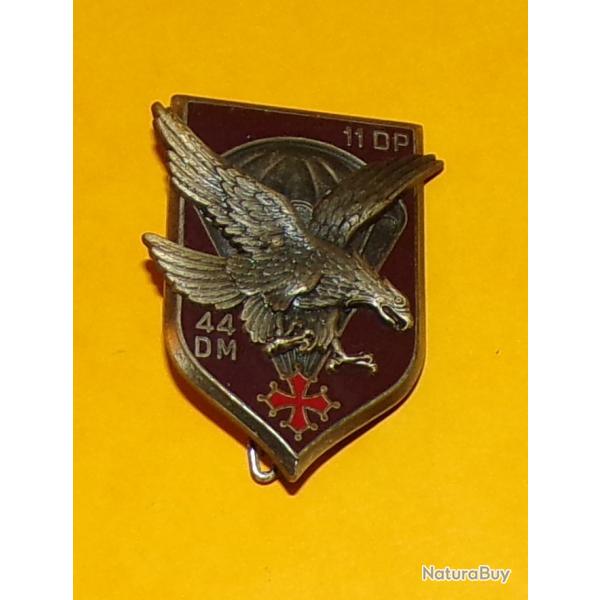 INSIGNE PARACHUTISTE : 11 Division Parachutiste - 44 D.M, avec sigle, fonc, matricul 413 ,  cu a